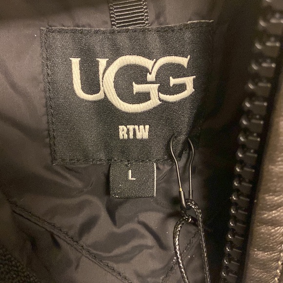 NWT UGG Logo Iggy Sherpa Zip Pullover Size Lrg - Picture 9 of 10